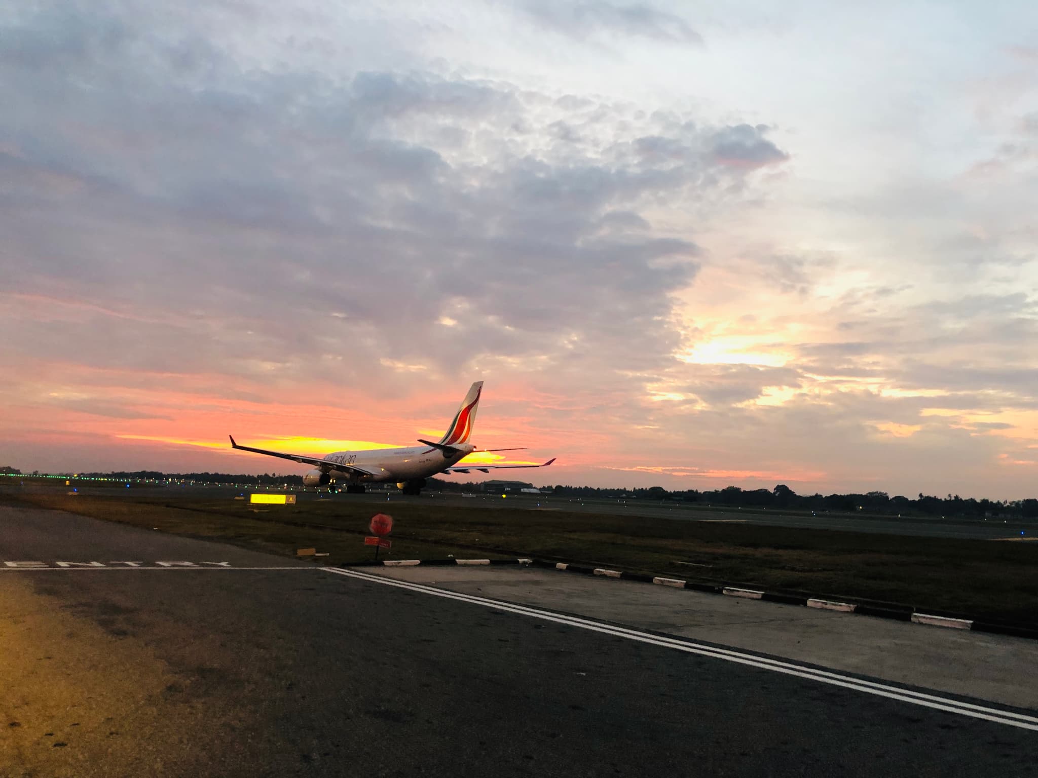 Airport Transfers — Shashi South Tours Sri Lanka